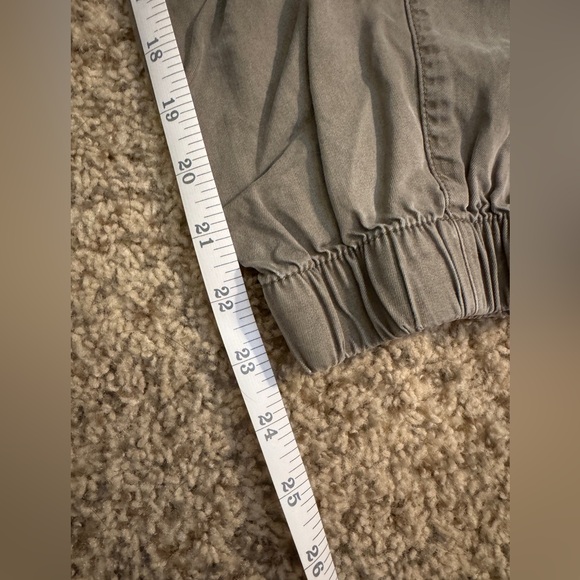 VERY CUTE ABERCROMBIE & FITCH CARGO JOGGER PANTS!! - Picture 9 of 10